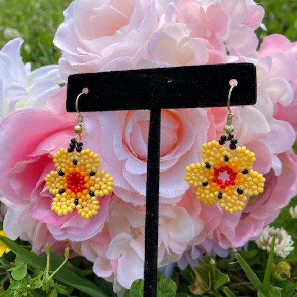 Seed beaded drop flowers - Picture 5 of 6